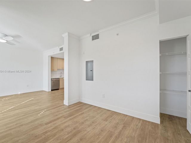 Home for rent at 10170 SW 7th St 39-106 - photo 5454492