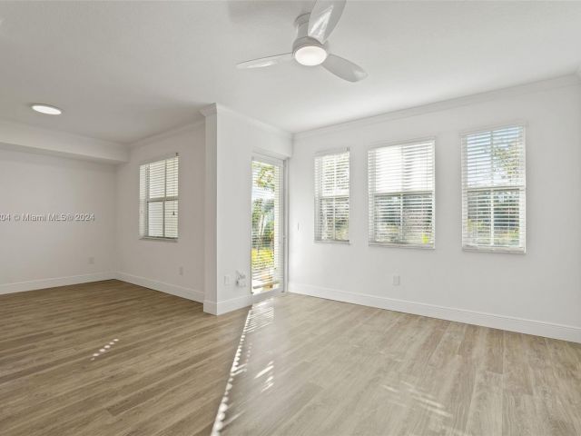 Home for rent at 10170 SW 7th St 39-106 - photo 5454497