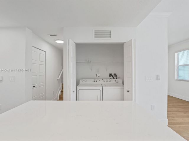 Home for rent at 10170 SW 7th St 39-106 - photo 5454498