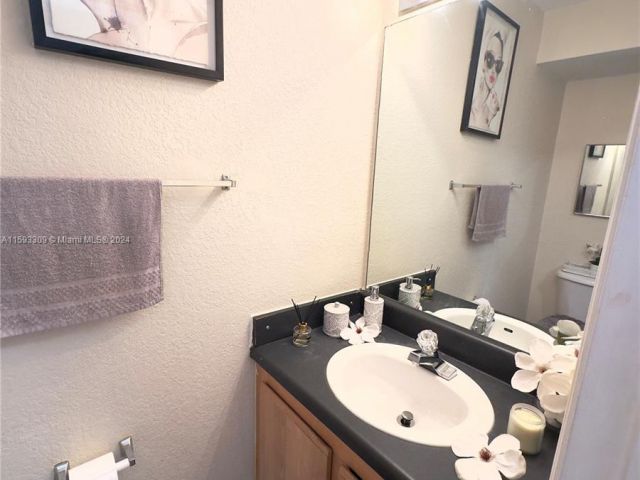 Home for rent at 2090 NE 167th St 2-113 - photo 5459555