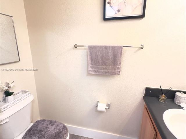 Home for rent at 2090 NE 167th St 2-113 - photo 5459556