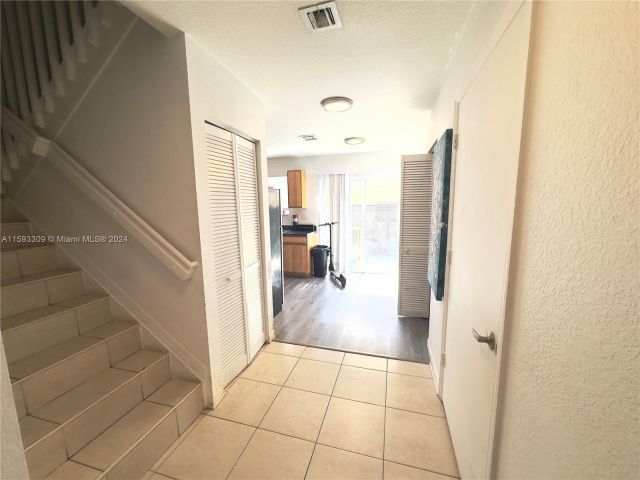 Home for rent at 2090 NE 167th St 2-113 - photo 5459561