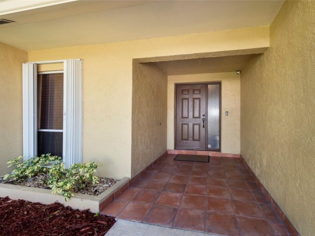 Home for rent at 2101 NW 101st Ter - photo 5450989