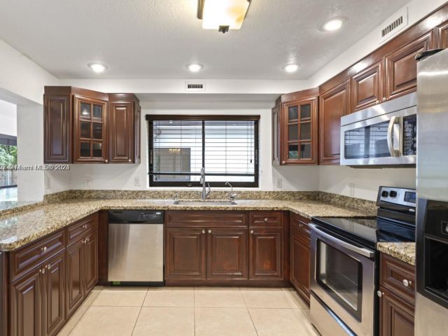 Home for sale at 10670 SW 87th Ave - photo 5451155