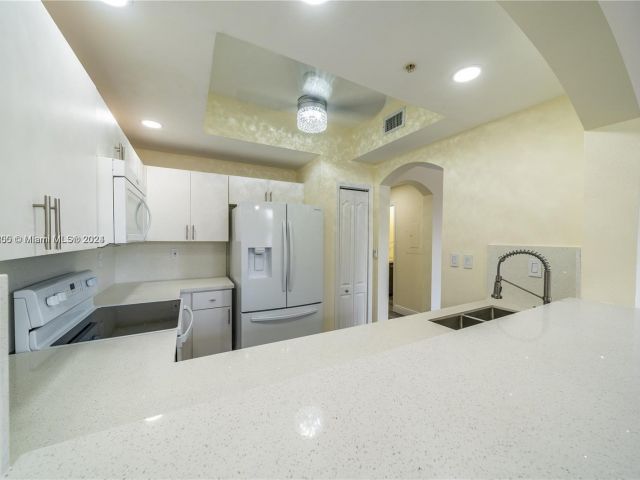 Home for rent at 8882 W Flagler St 208 - photo 5455622