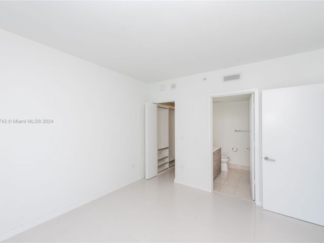 Apartment for rent  Unit #4709 - photo 5452491