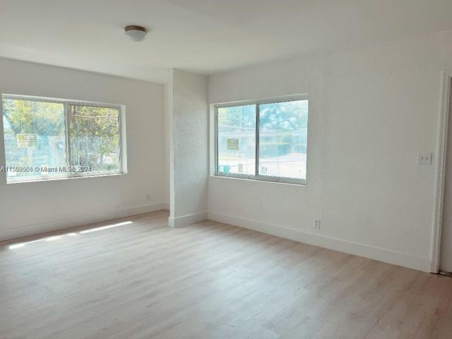 Home for rent at 106 NW 28th Ter 0 - photo 5451621