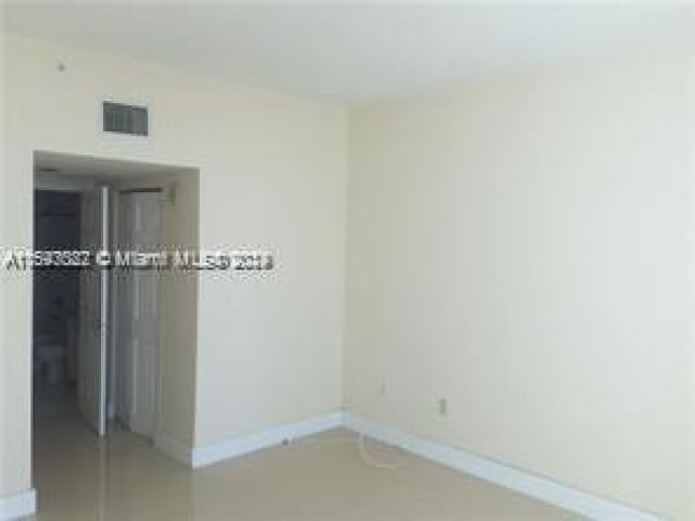 Apartment for rent  Unit #PH103 - photo 5464181