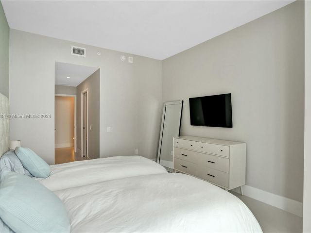 Apartment for rent  Unit #PH4102 - photo 5452919