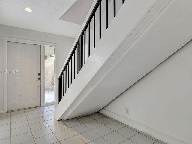 Home for sale at 205 Dunwoody Ln 17-85 - photo 5452111