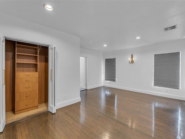 Home for sale at 820 SE 8th St - photo 5455288