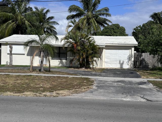 Home for sale at 3911 NW 3rd Avenue - photo 5494032