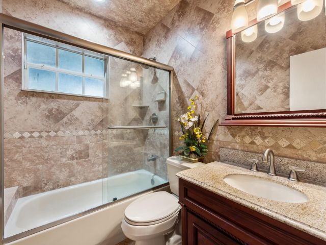 Home for sale at 4132 SW 52nd St - photo 5454224