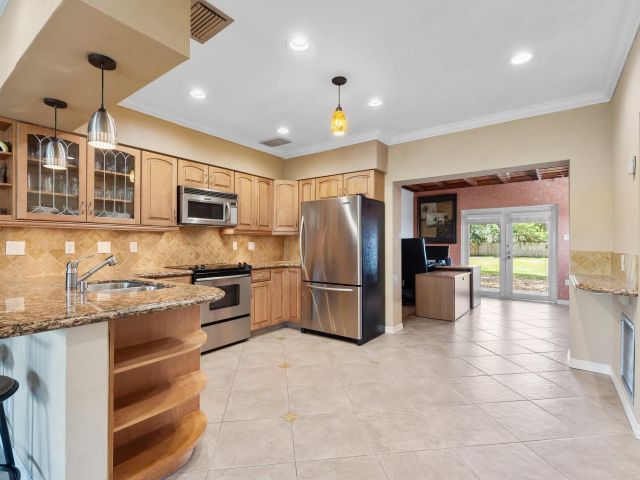 Home for sale at 4132 SW 52nd St - photo 5454227