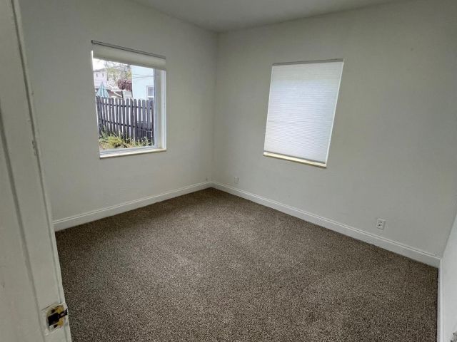 Home for rent at 532 NE 12th Ave - photo 5469430