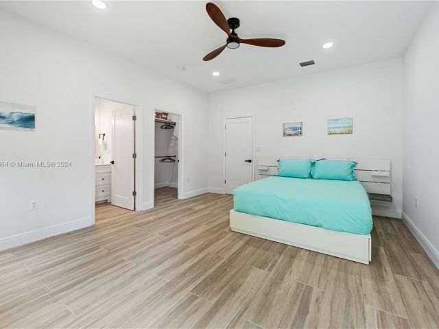 Home for rent at 5513 NW 5th Ave 5513 - photo 5454947