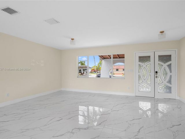 Home for rent at 10700 SW 70th St - photo 5454806