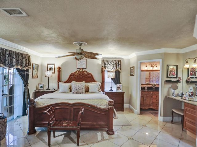 Home for sale at 11525 SW 54th St - photo 5455716