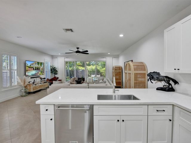 Home for sale at 517 SW 9th St A - photo 5492810