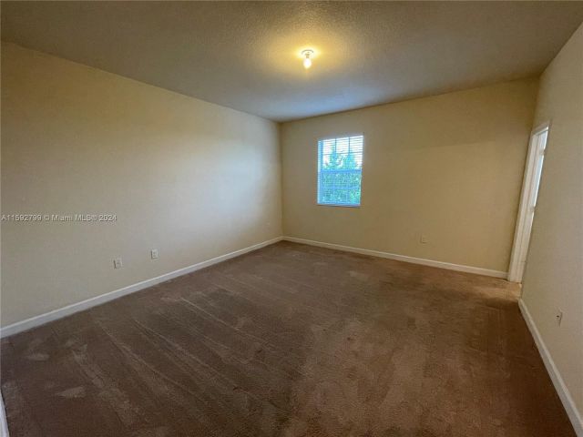 Home for rent at 17103 SW 96th St 0 - photo 5457653