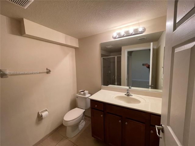 Home for rent at 17103 SW 96th St 0 - photo 5457657