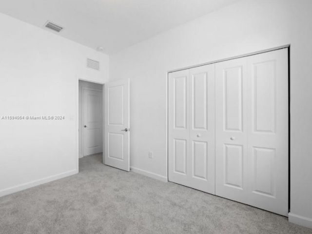 Home for rent at 704 SE 14 st - photo 5458043