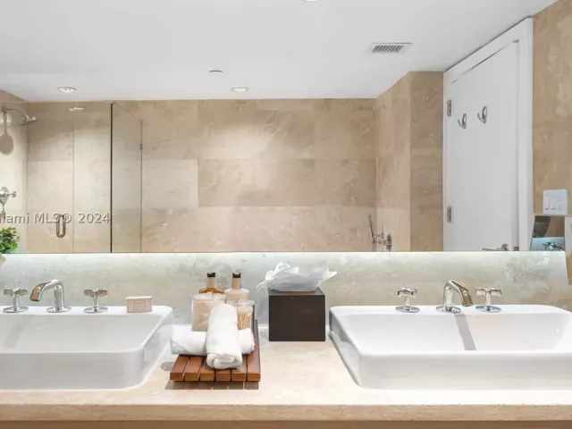 2-bedroom condo for rent in Miami Beach -  - MondialRealty
