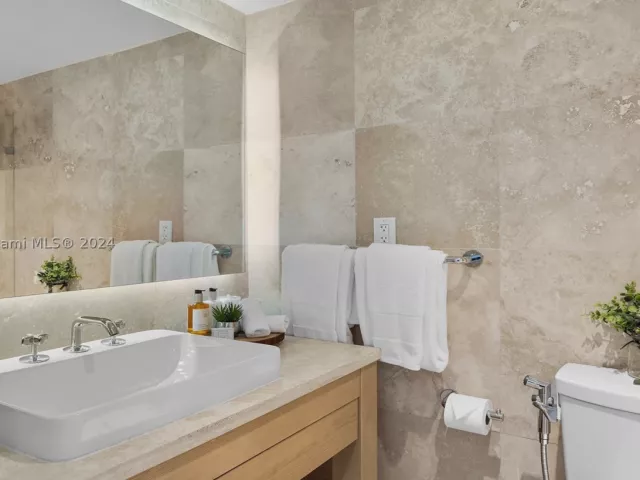 2-bedroom condo for rent in Miami Beach -  - MondialRealty