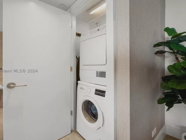 2-bedroom condo for rent in Miami Beach -  - MondialRealty