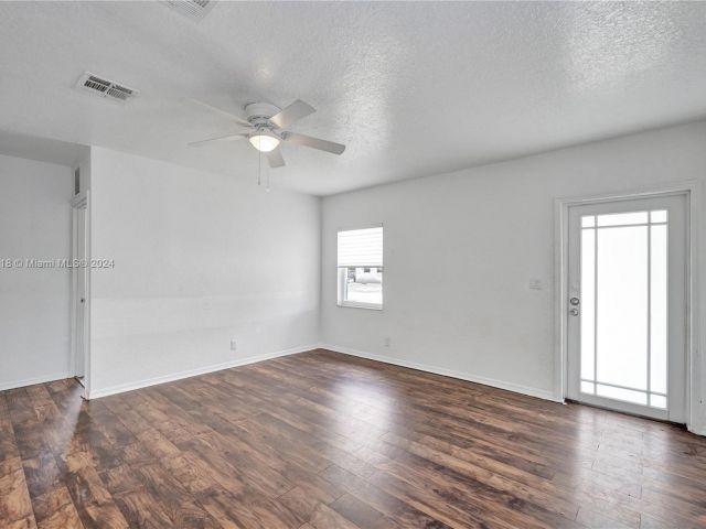 Home for rent at 878 NW 17th Ave - photo 5457981