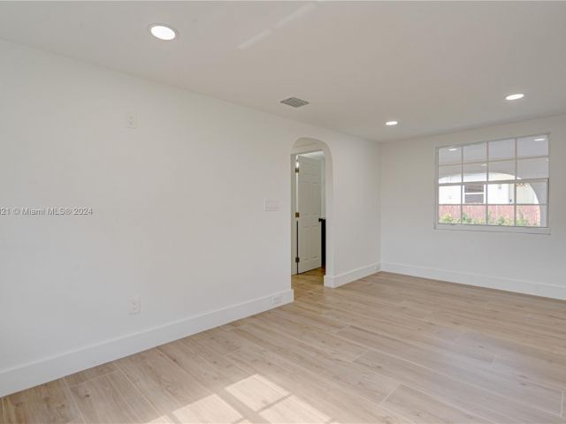 Home for sale at 6326 SW 35th St - photo 5460225