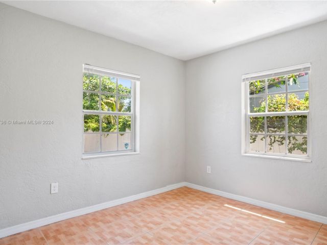 Home for sale at 421 NW 106th St - photo 5460830