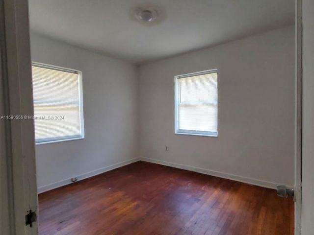 Home for rent at 1565 NE 141st St - photo 5501790