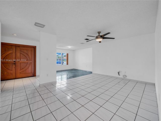 Home for sale at 8121 SW 89th Ave - photo 5461166