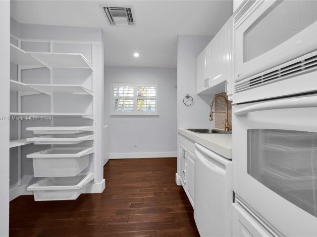 Home for sale at 1449 Robbia Ave - photo 5463666