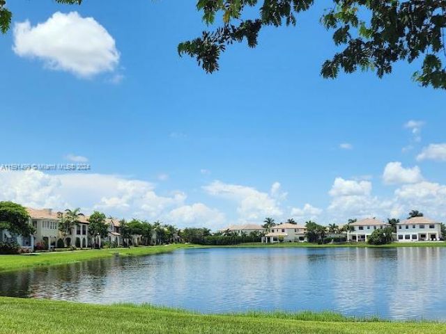 Home for rent at 8285 Cascada Isles Dr 8285 - photo 5461233