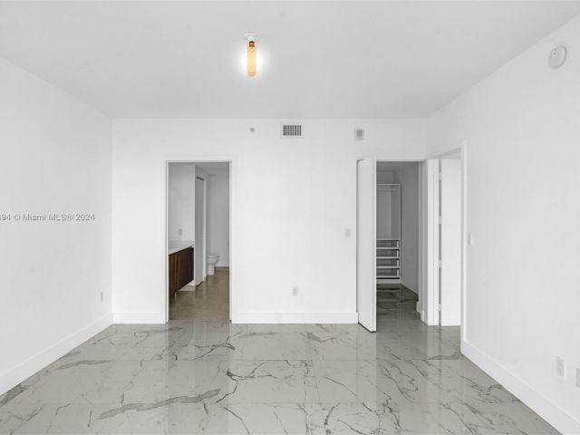 Apartment for sale  Unit #4610 - photo 5461690