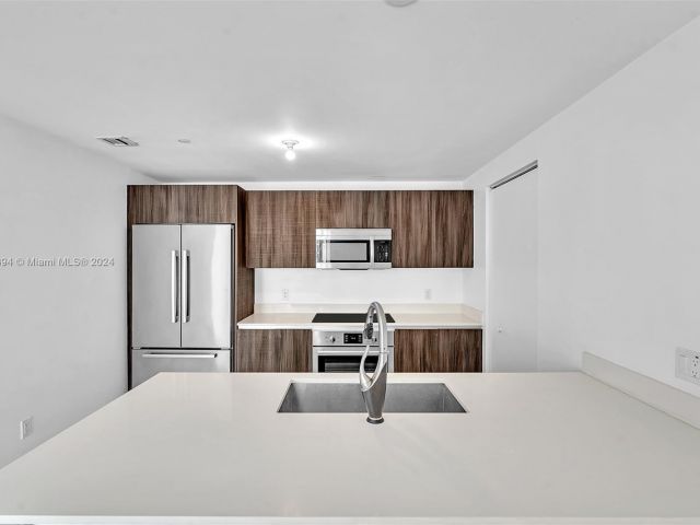 Apartment for sale  Unit #4610 - photo 5461694