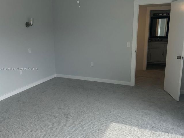 Home for rent at 603 6th Way 603 - photo 5464971