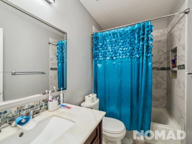 Home for rent at 21111 NW 14th Pl 6-33 - photo 5464953