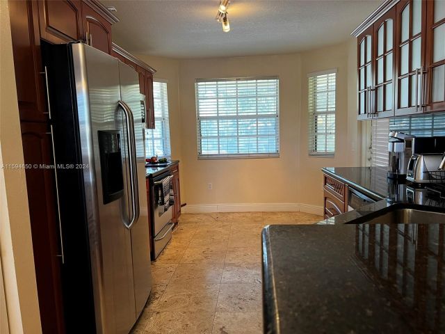 Home for rent at 754 NE 90th St 702 - photo 5464697