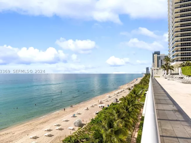 3-bedroom condo for rent in Hallandale Beach - 1800 S Ocean Dr 1401 - MondialRealty
