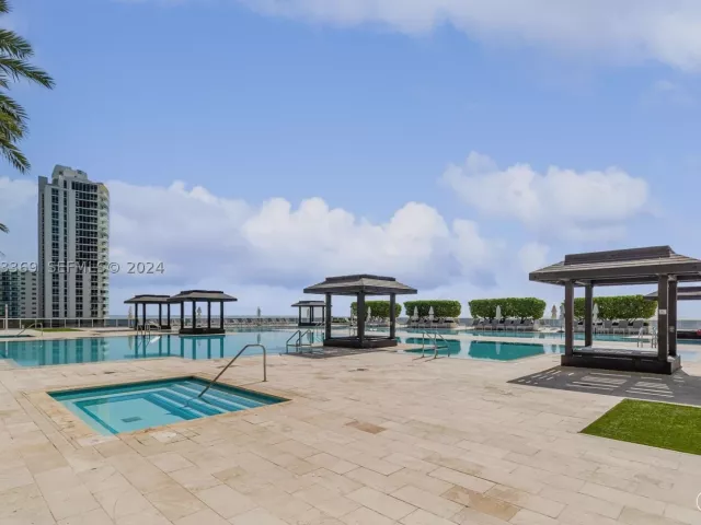 3-bedroom condo for rent in Hallandale Beach - 1800 S Ocean Dr 1401 - MondialRealty