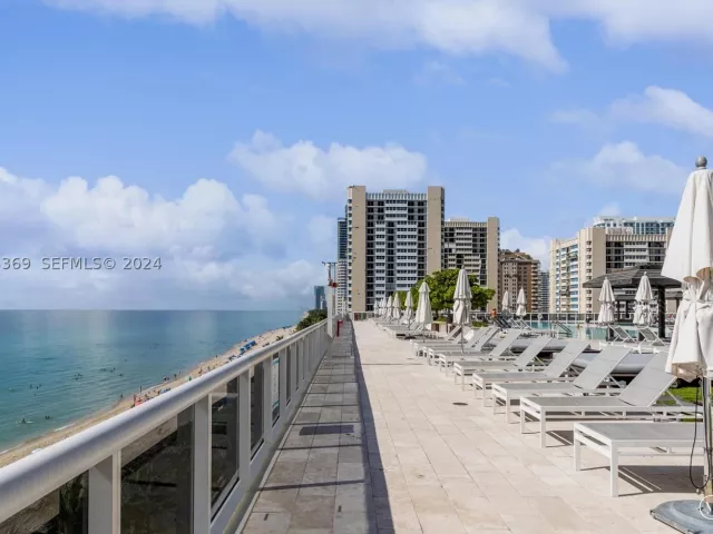 3-bedroom condo for rent in Hallandale Beach - 1800 S Ocean Dr 1401 - MondialRealty