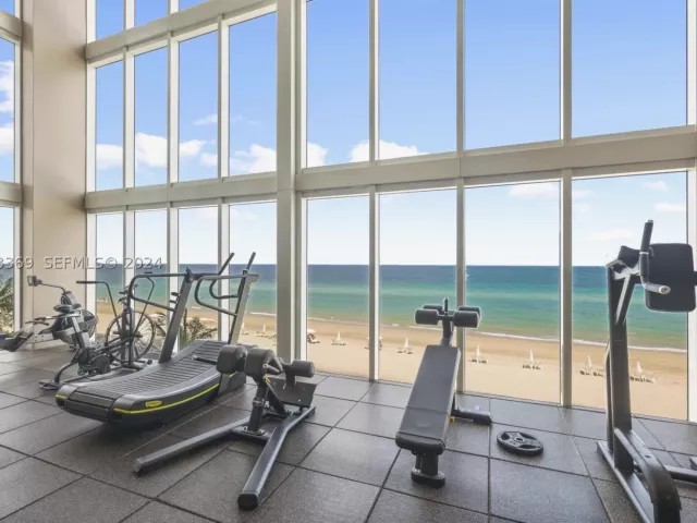 3-bedroom condo for rent in Hallandale Beach - 1800 S Ocean Dr 1401 - MondialRealty