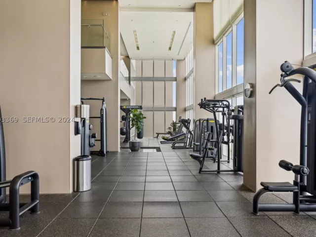 3-bedroom condo for rent in Hallandale Beach - 1800 S Ocean Dr 1401 - MondialRealty