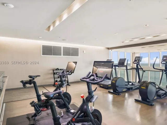 3-bedroom condo for rent in Hallandale Beach - 1800 S Ocean Dr 1401 - MondialRealty