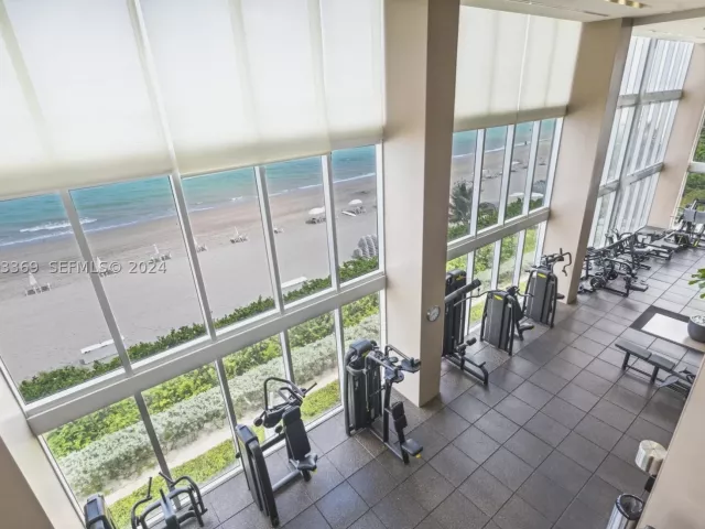 3-bedroom condo for rent in Hallandale Beach - 1800 S Ocean Dr 1401 - MondialRealty