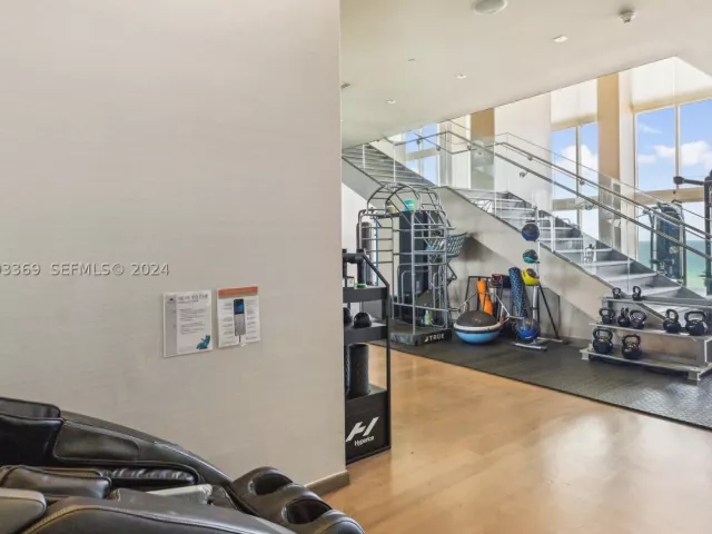 3-bedroom condo for rent in Hallandale Beach - 1800 S Ocean Dr 1401 - MondialRealty