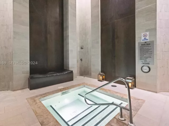 3-bedroom condo for rent in Hallandale Beach - 1800 S Ocean Dr 1401 - MondialRealty